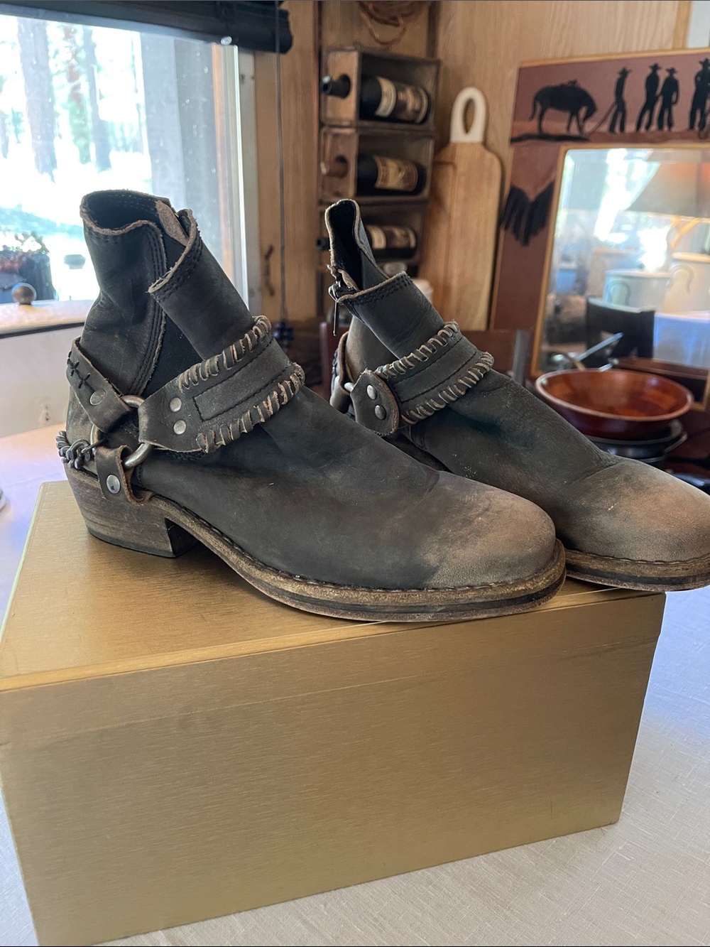 Western Chelsea harness boots